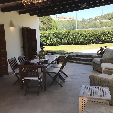 Porto Istana Beach House Ольбия Экстерьер фото